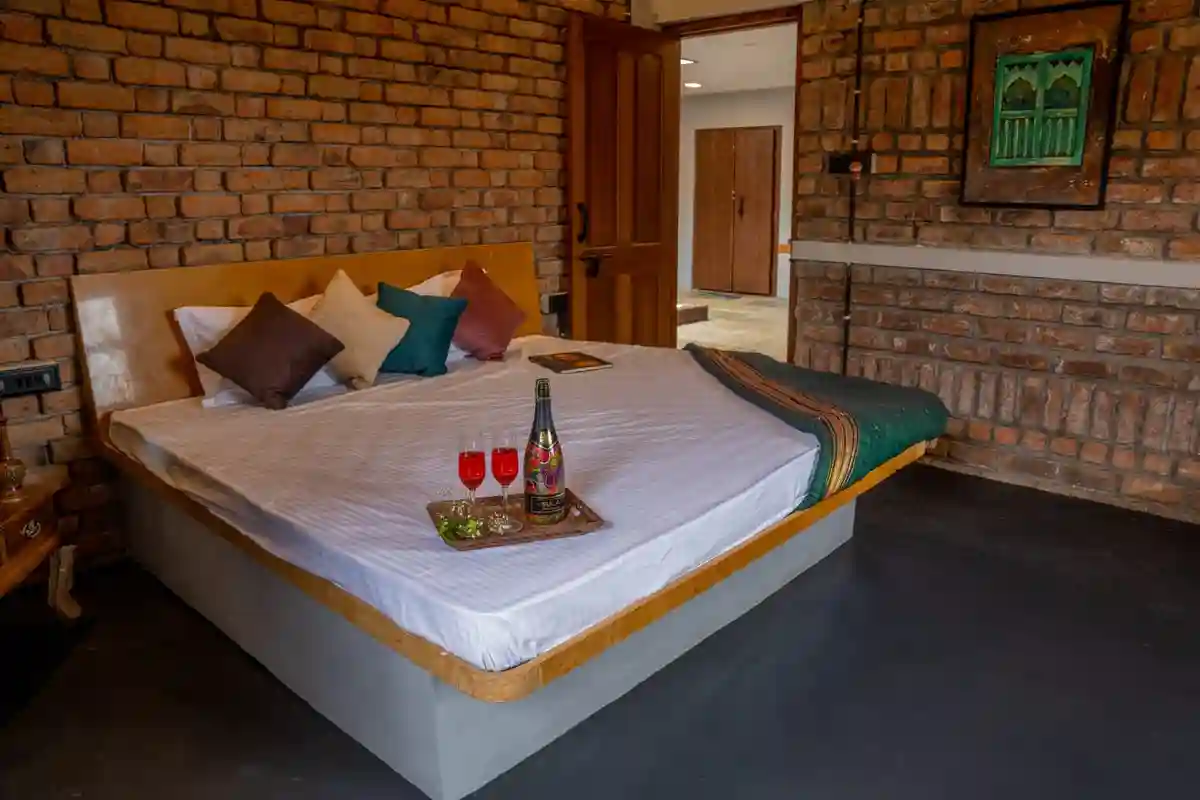 Godavari-bedroom-in-the-brick-mansion-villa-2.webp
