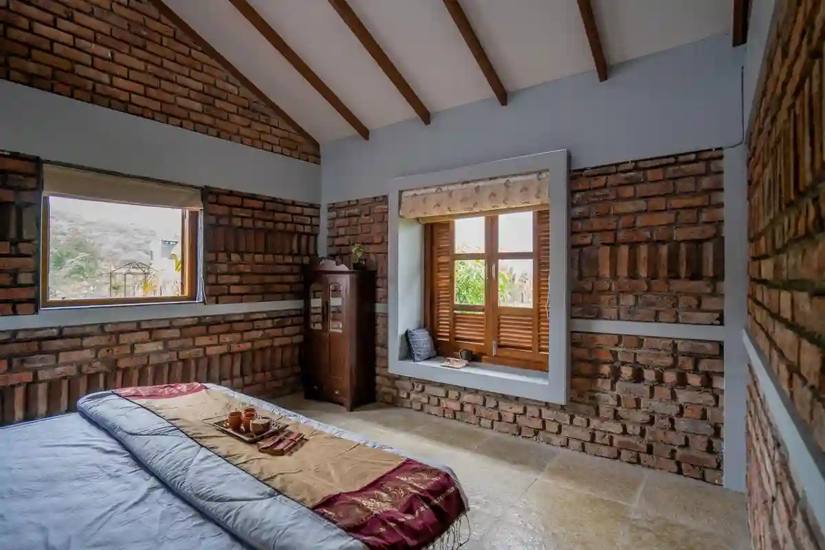ganga-bedroon-in-The-brick-mansion-villa-in-nashik-3.webp