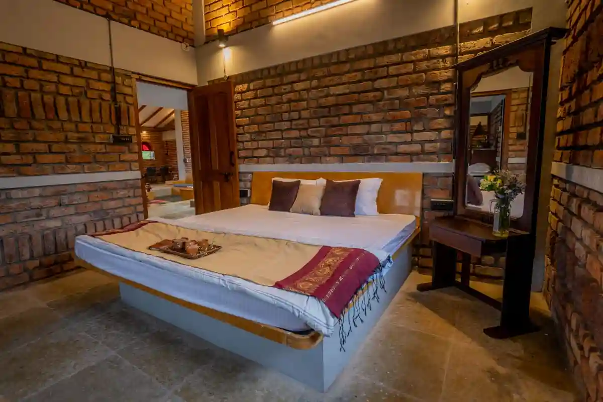 ganga-bedroon-in-The-brick-mansion-villa-in-nashik-4.webp