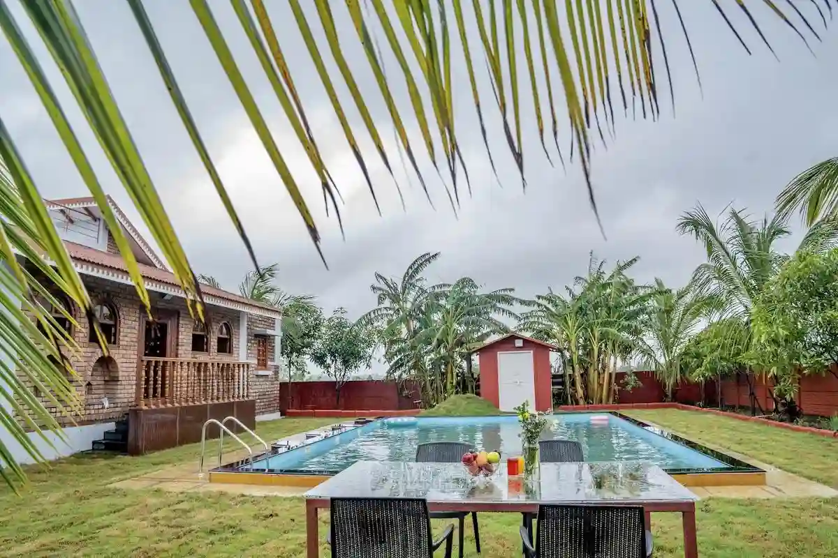 private-pool-villa-in-nashik.webp