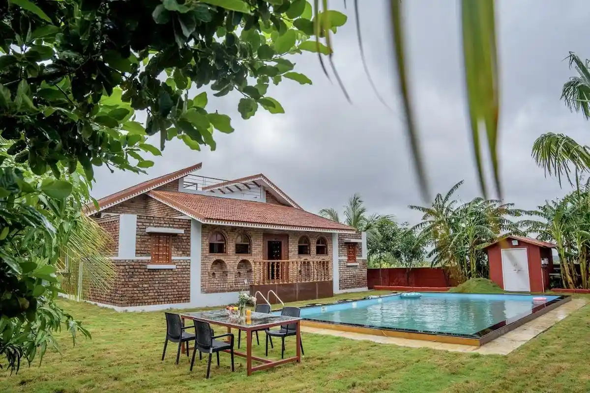 private-villa-with-pool-nashik-1.webp